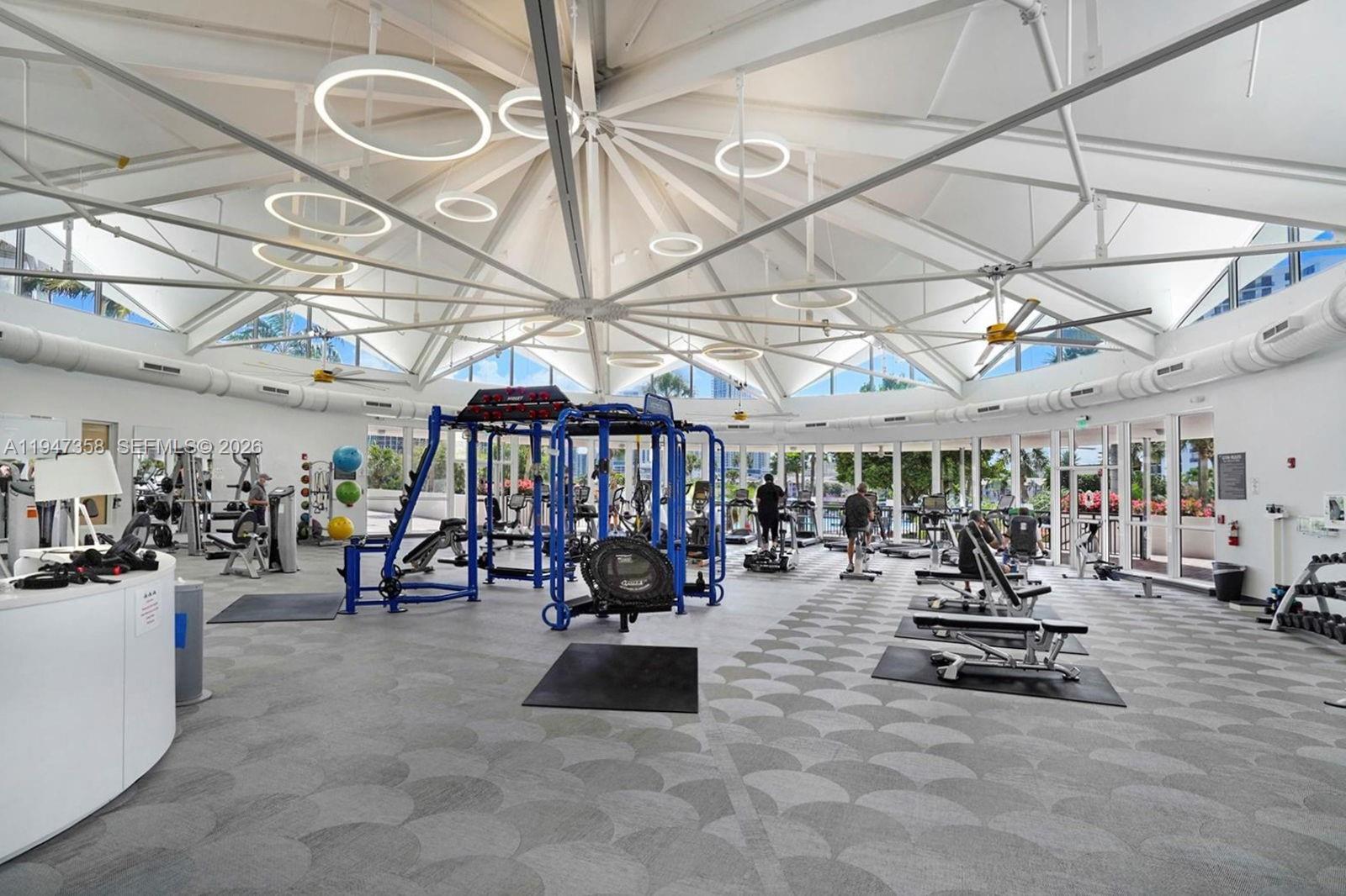 2500 Parkview Dr #2319 Hallandale Beach, FL 33009