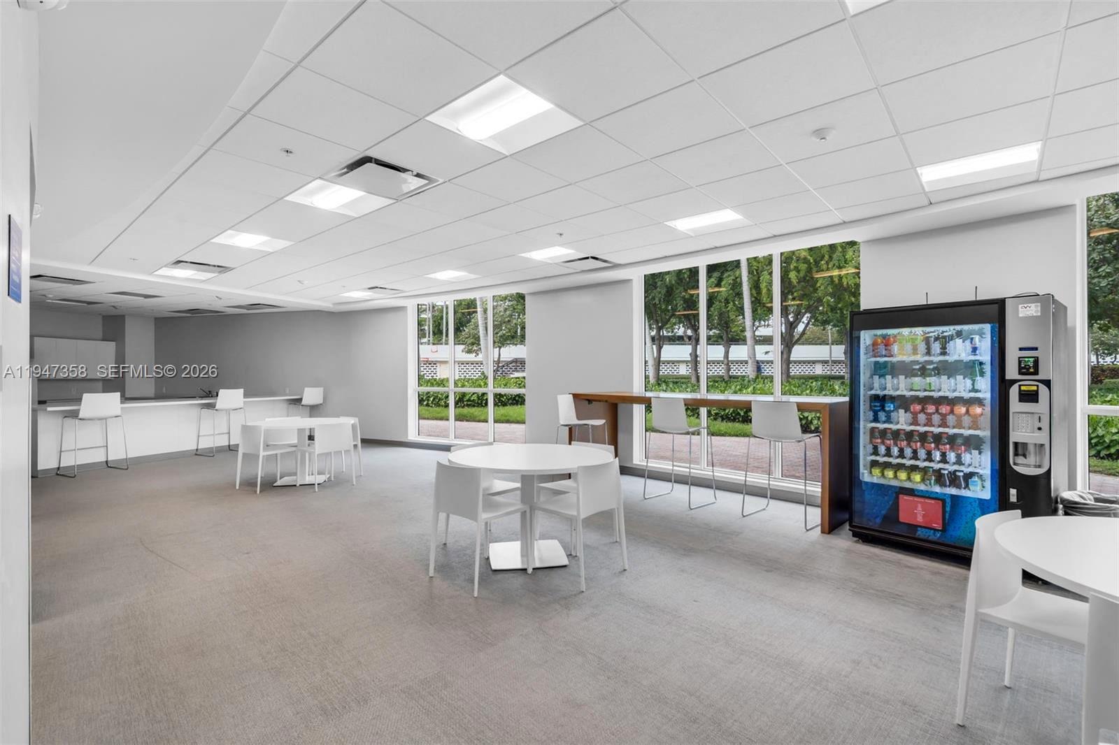 2500 Parkview Dr #2319 Hallandale Beach, FL 33009