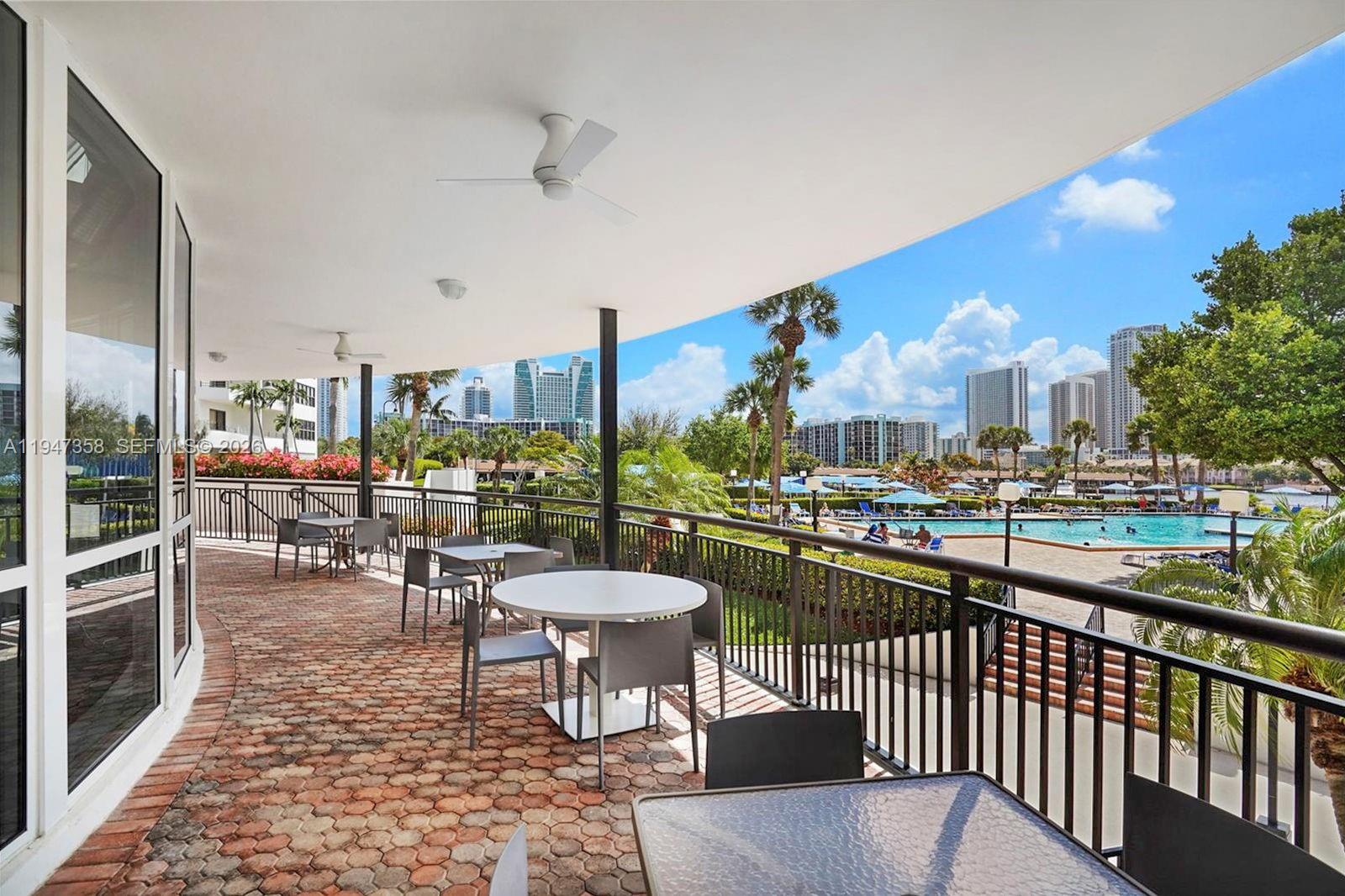 2500 Parkview Dr #2319 Hallandale Beach, FL 33009