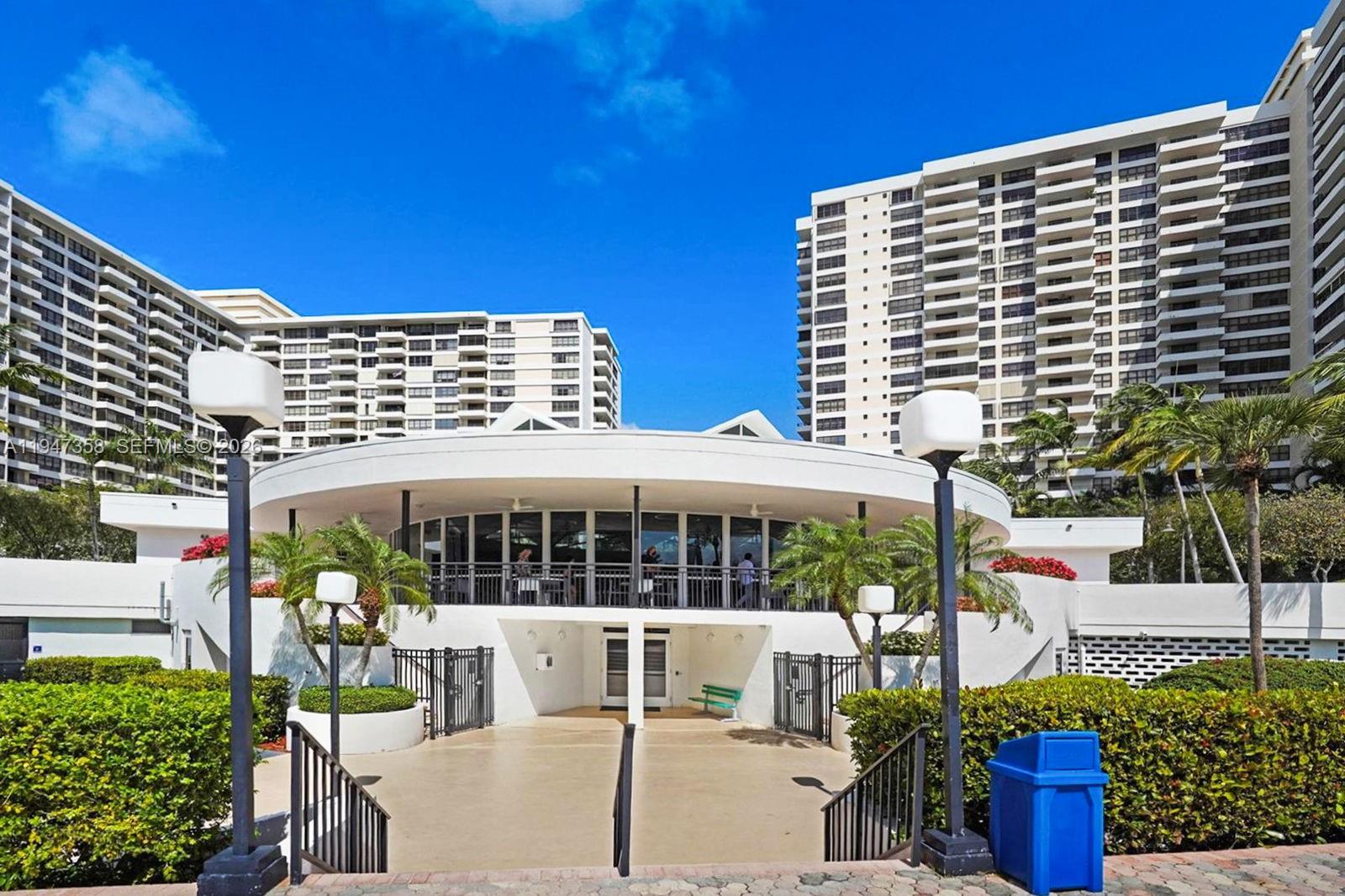 2500 Parkview Dr #2319 Hallandale Beach, FL 33009