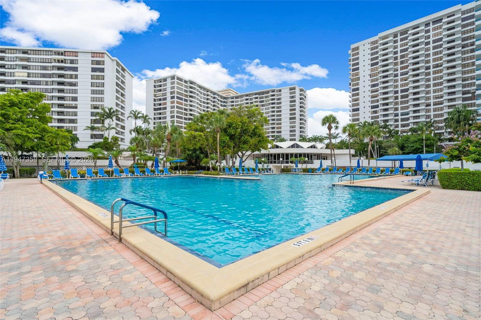 2500 Parkview Dr #2319 Hallandale Beach, FL 33009