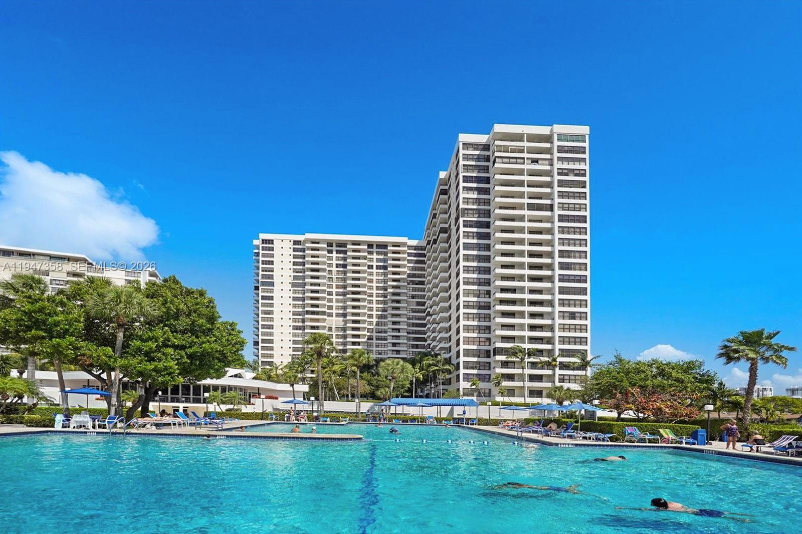 2500 Parkview Dr #2319 Hallandale Beach, FL 33009