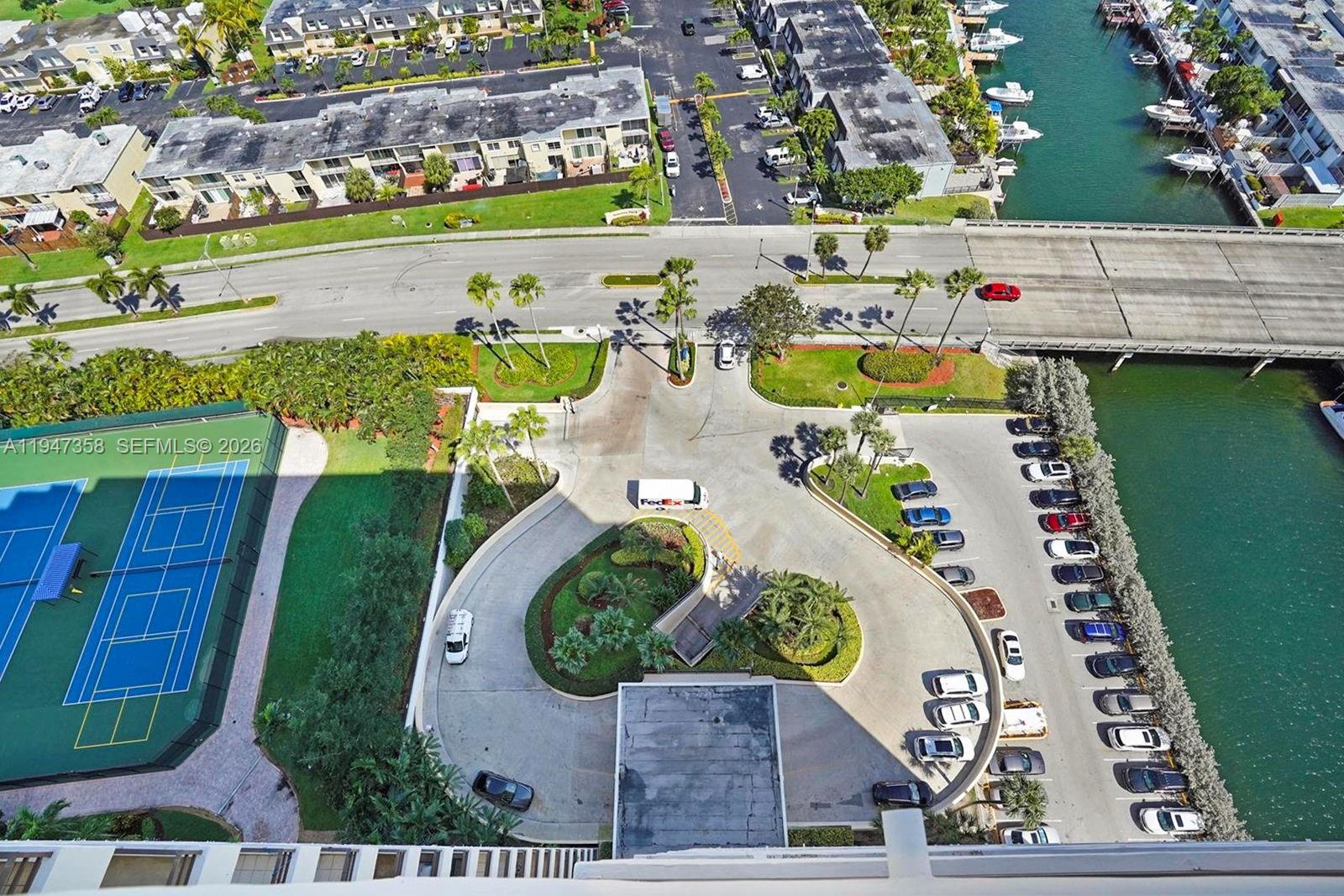 2500 Parkview Dr #2319 Hallandale Beach, FL 33009