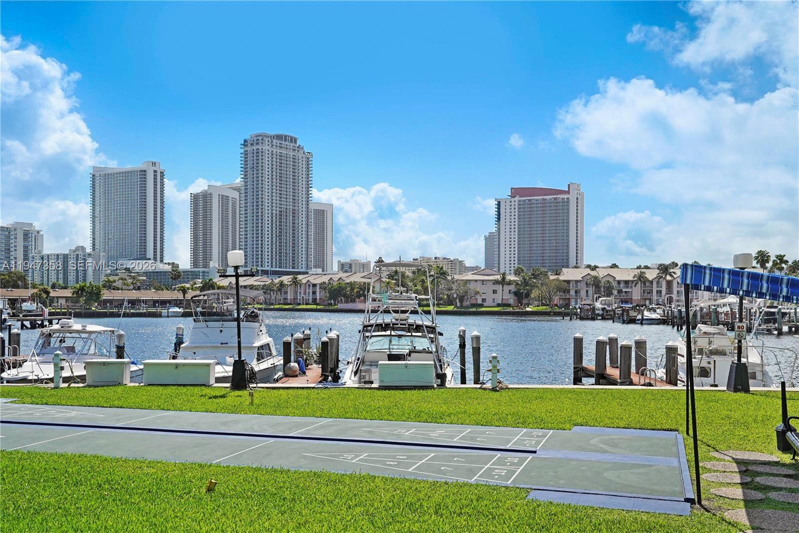 2500 Parkview Dr #2319 Hallandale Beach, FL 33009