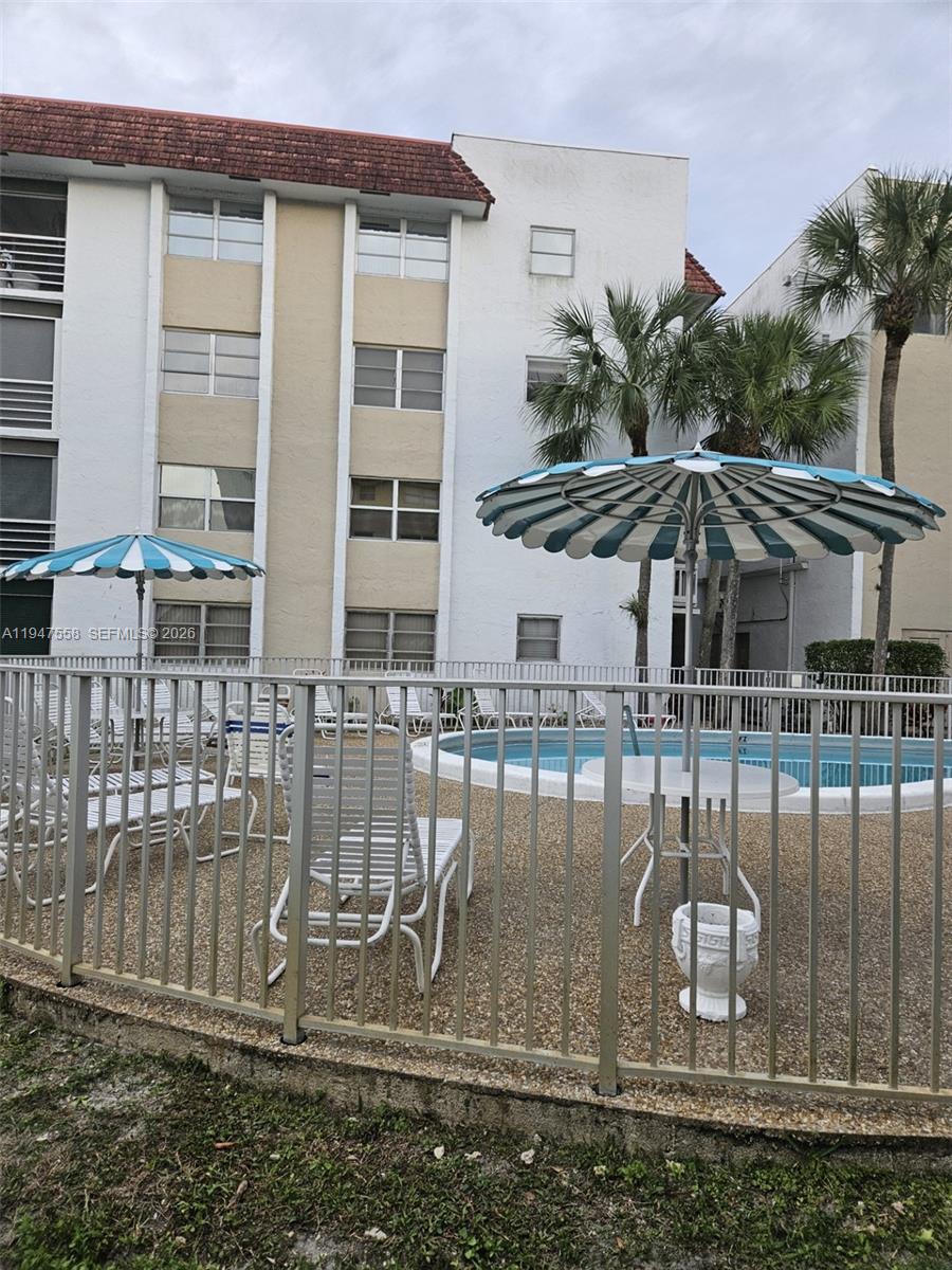 3591 Inverrary Dr #405 Lauderhill, FL 33319