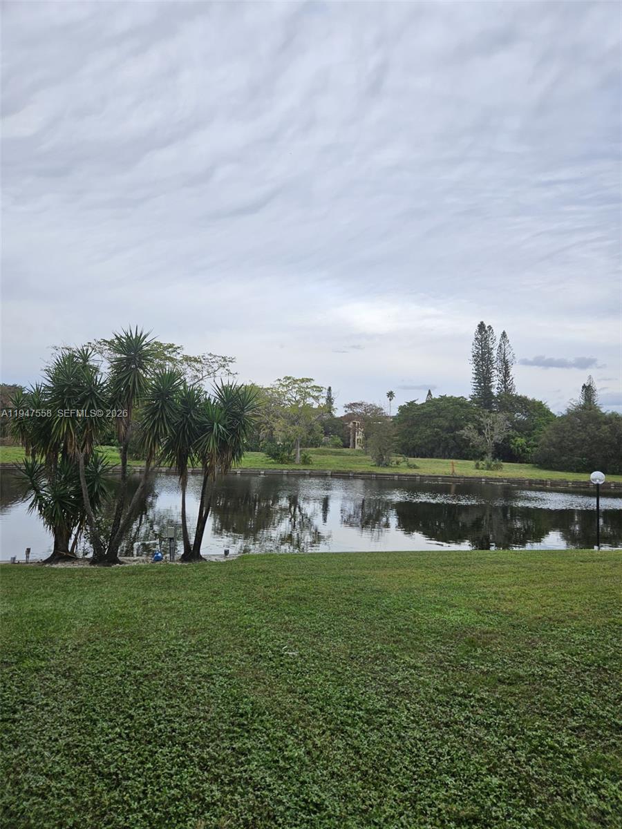 3591 Inverrary Dr #405 Lauderhill, FL 33319