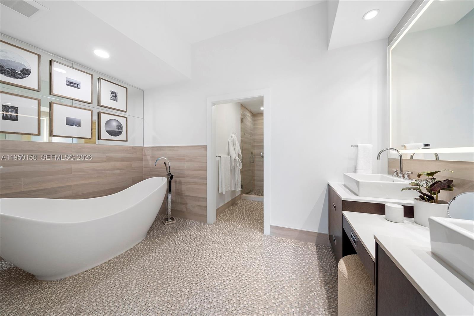 image Continuum On South Beach22