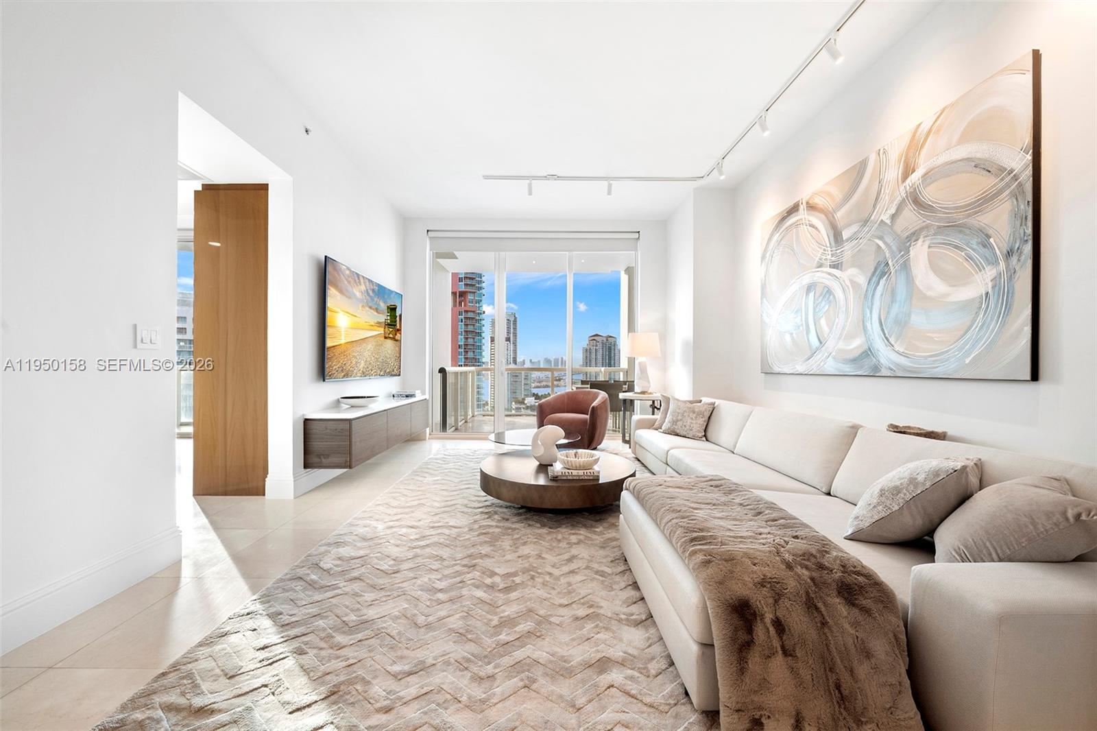 image Continuum On South Beach37