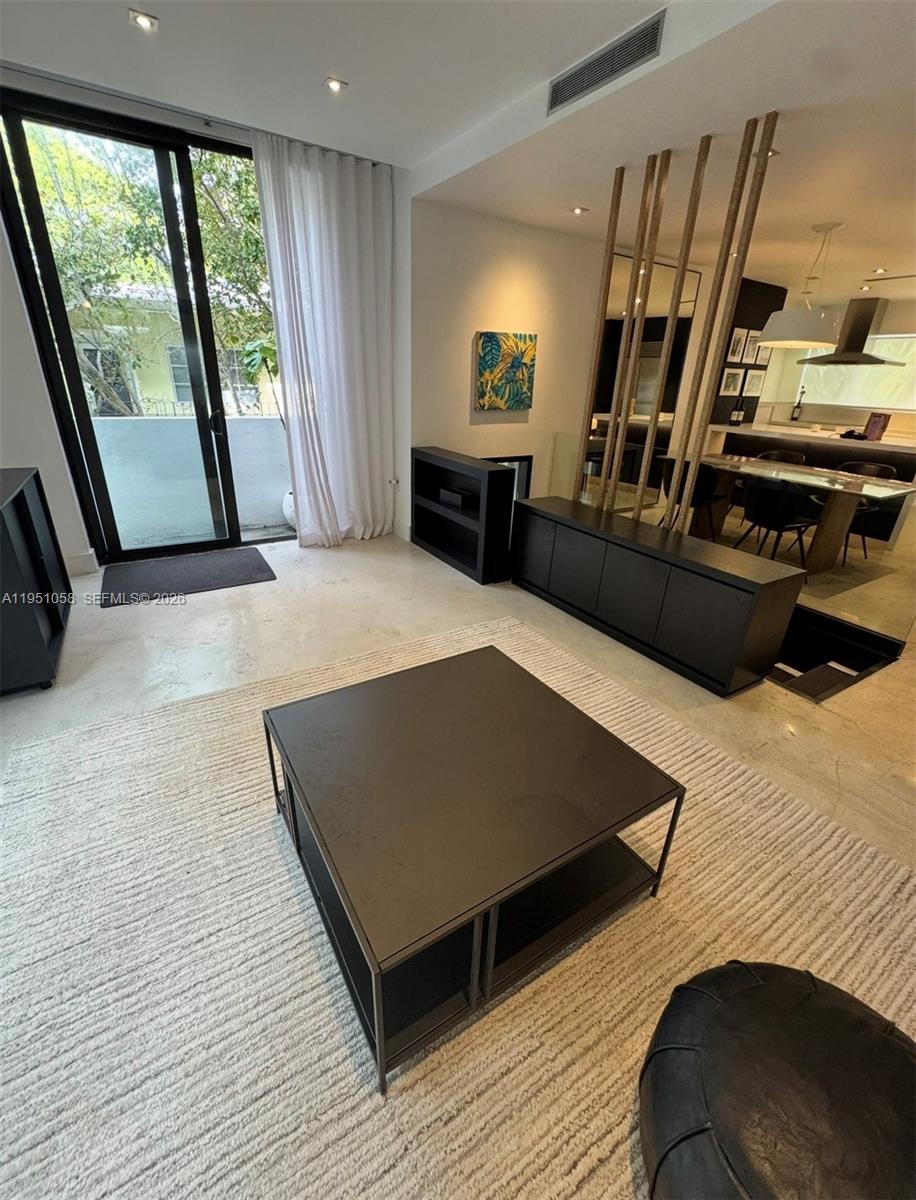 1024 Lenox Ave #8 Miami Beach, FL 33139