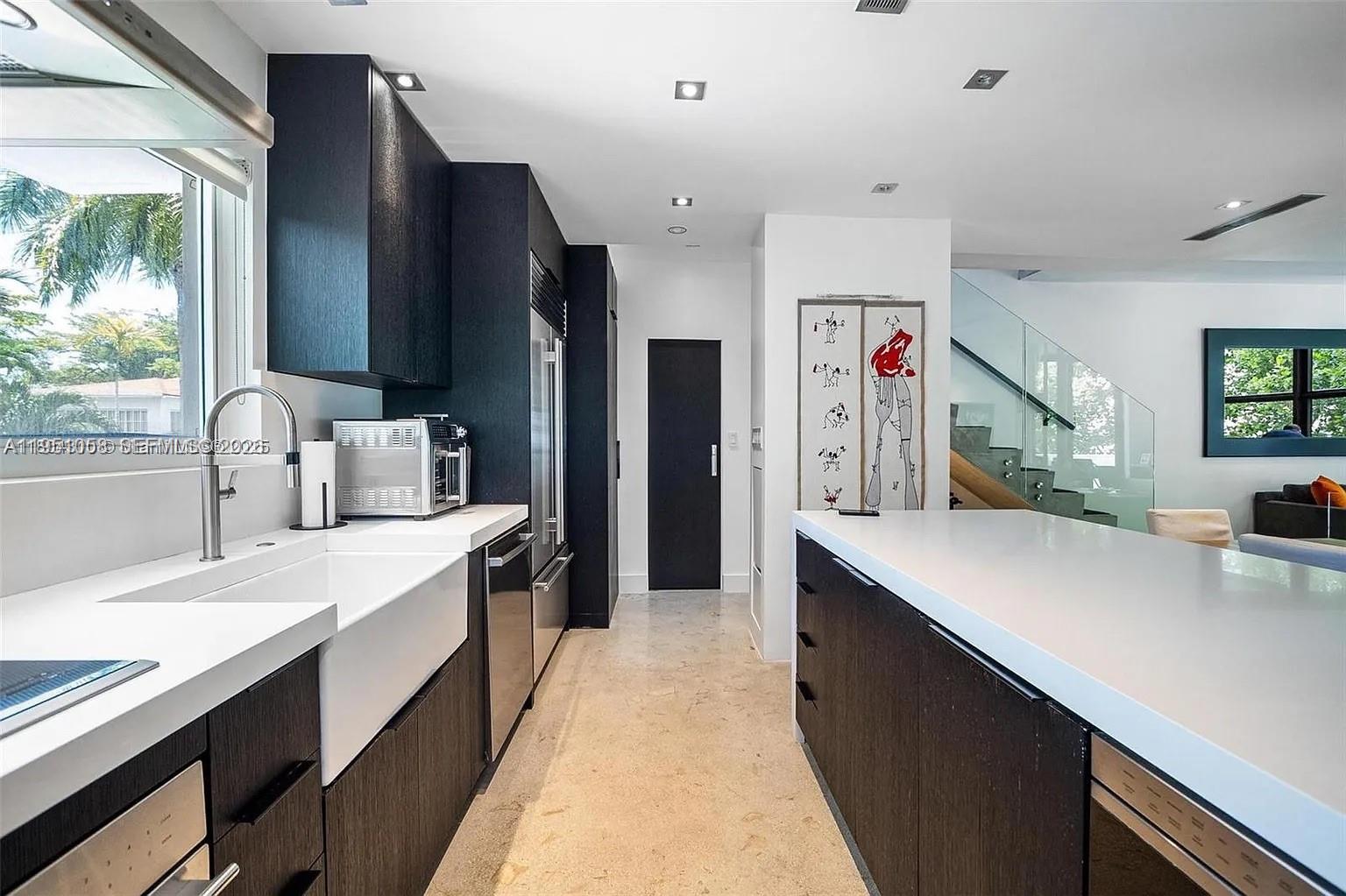 1024 Lenox Ave #8 Miami Beach, FL 33139