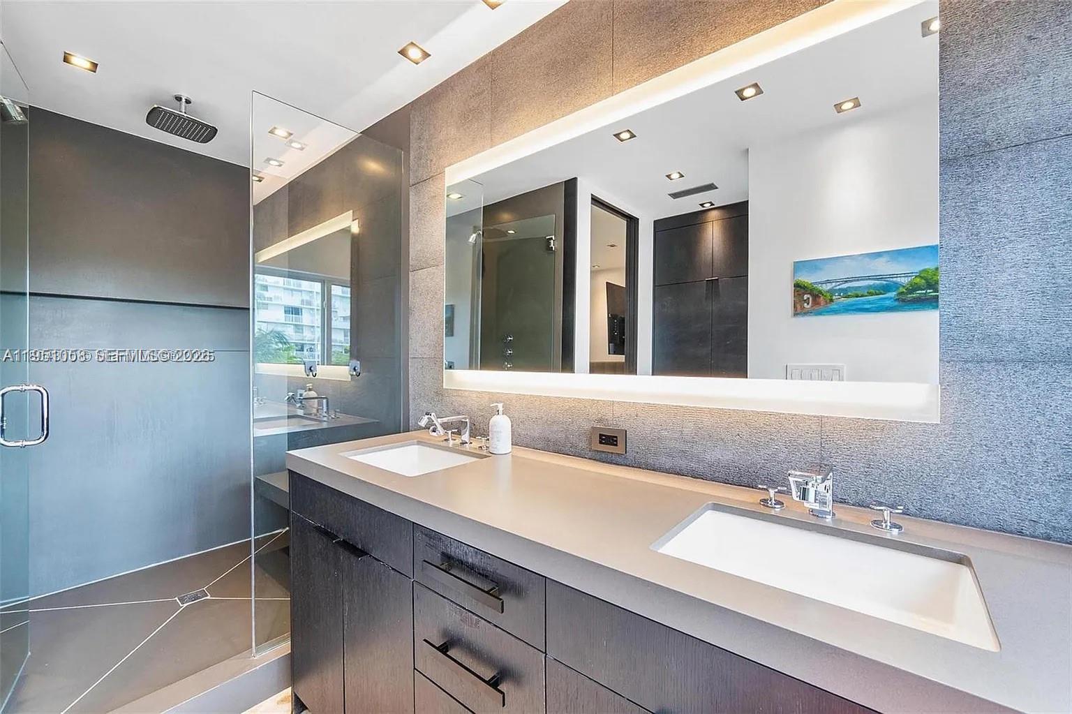 1024 Lenox Ave #8 Miami Beach, FL 33139