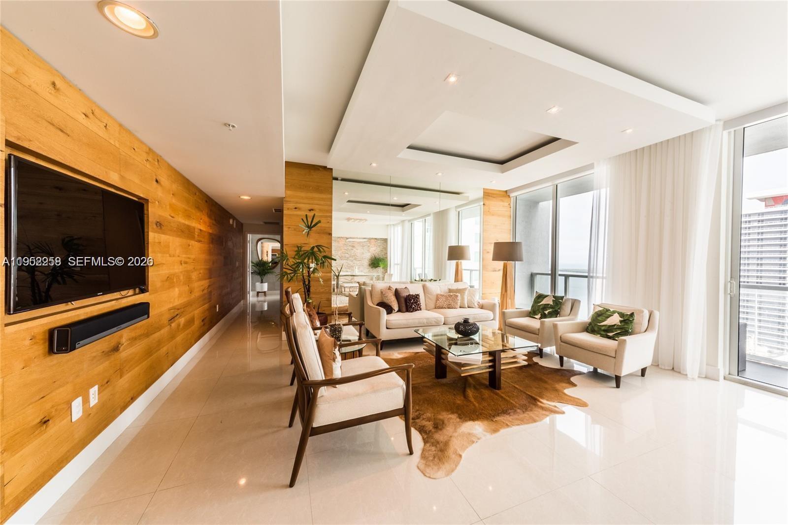 244 Biscayne Blvd #4407