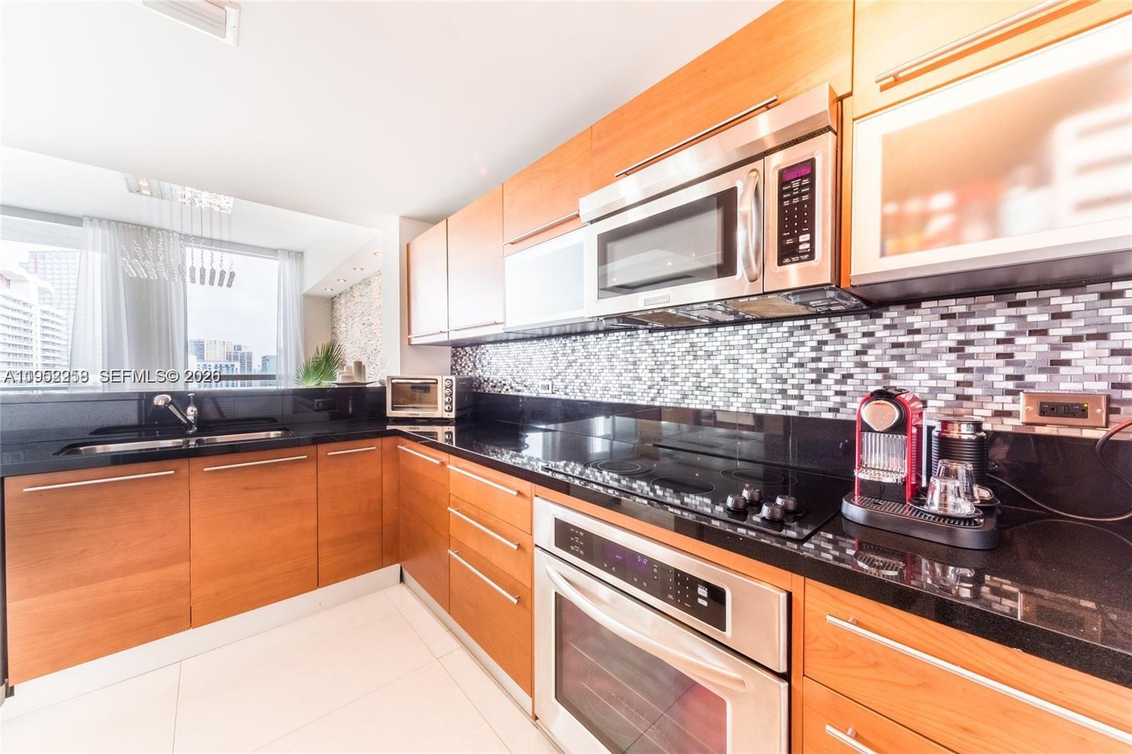 244 Biscayne Blvd #4407 Miami, FL 33132