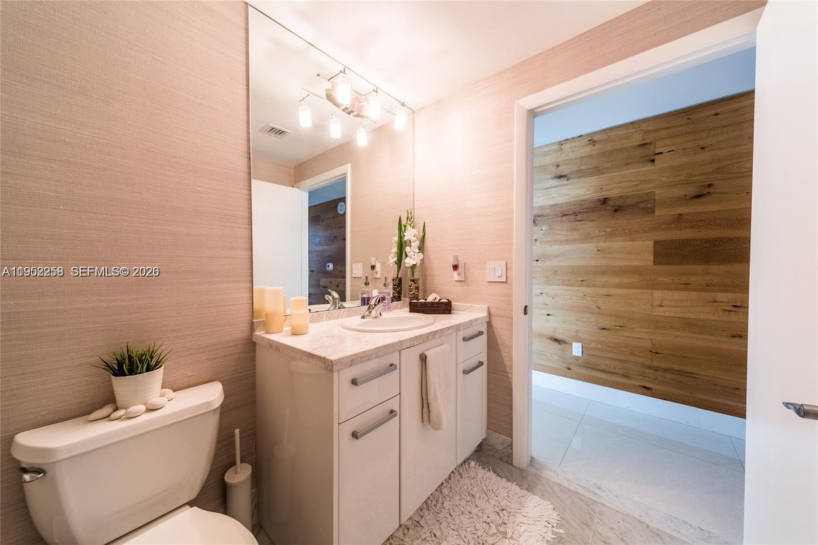 244 Biscayne Blvd #4407 Miami, FL 33132