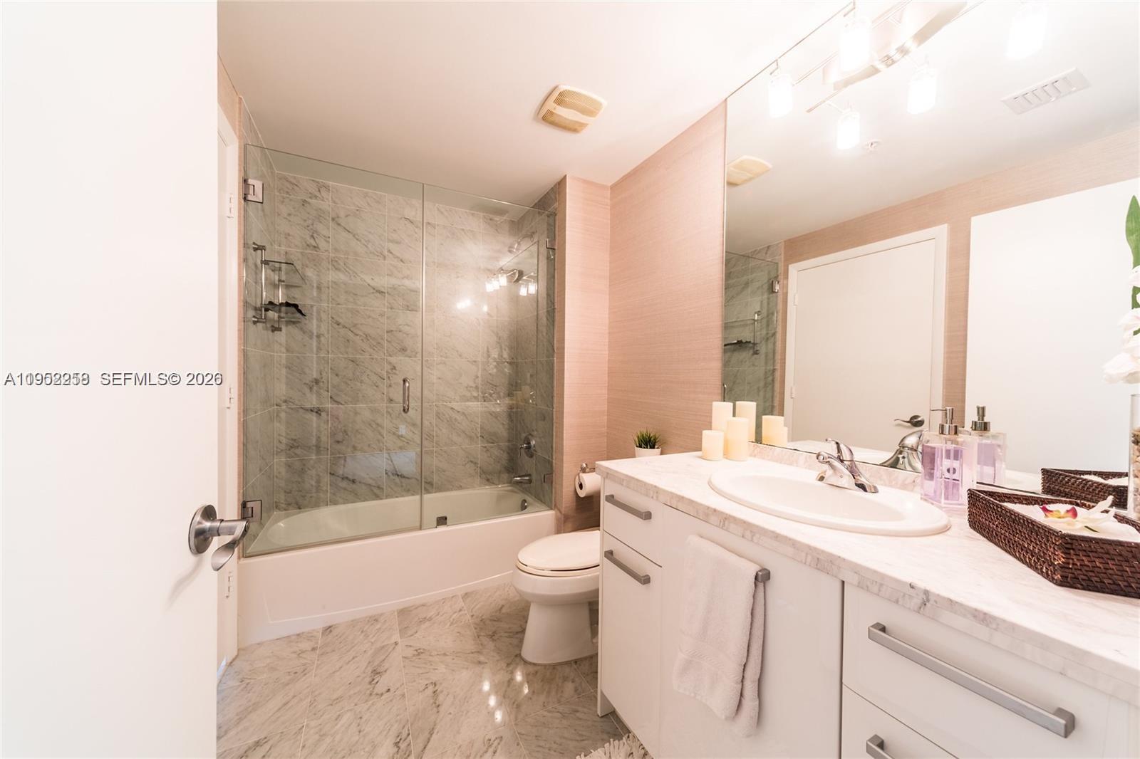 244 Biscayne Blvd #4407 Miami, FL 33132