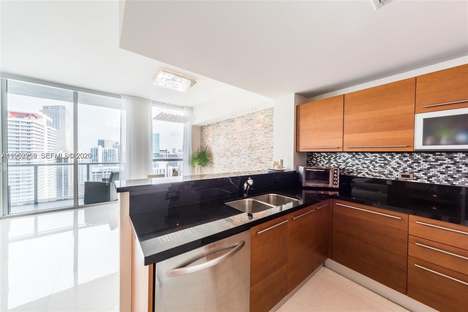 244 Biscayne Blvd #4407 Miami, FL 33132