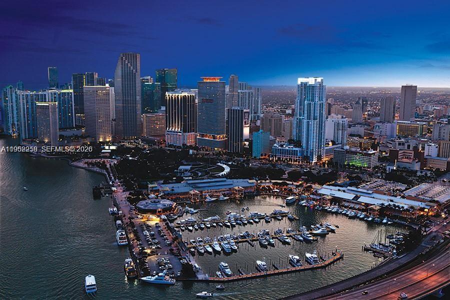 image Vizcayne North25