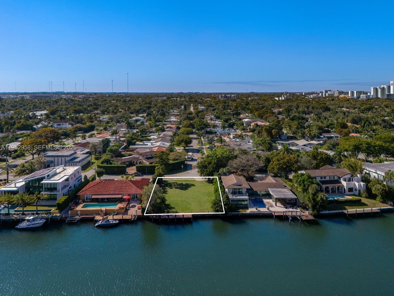 1101 Diplomat Pkwy Hollywood, FL 33019