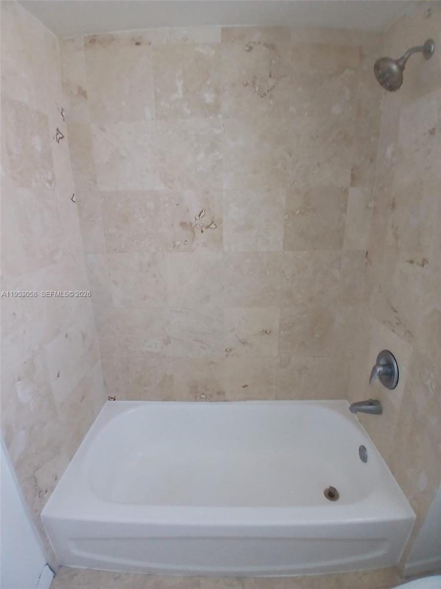 425 NE 30th St #Apt 202 Miami, FL 33137