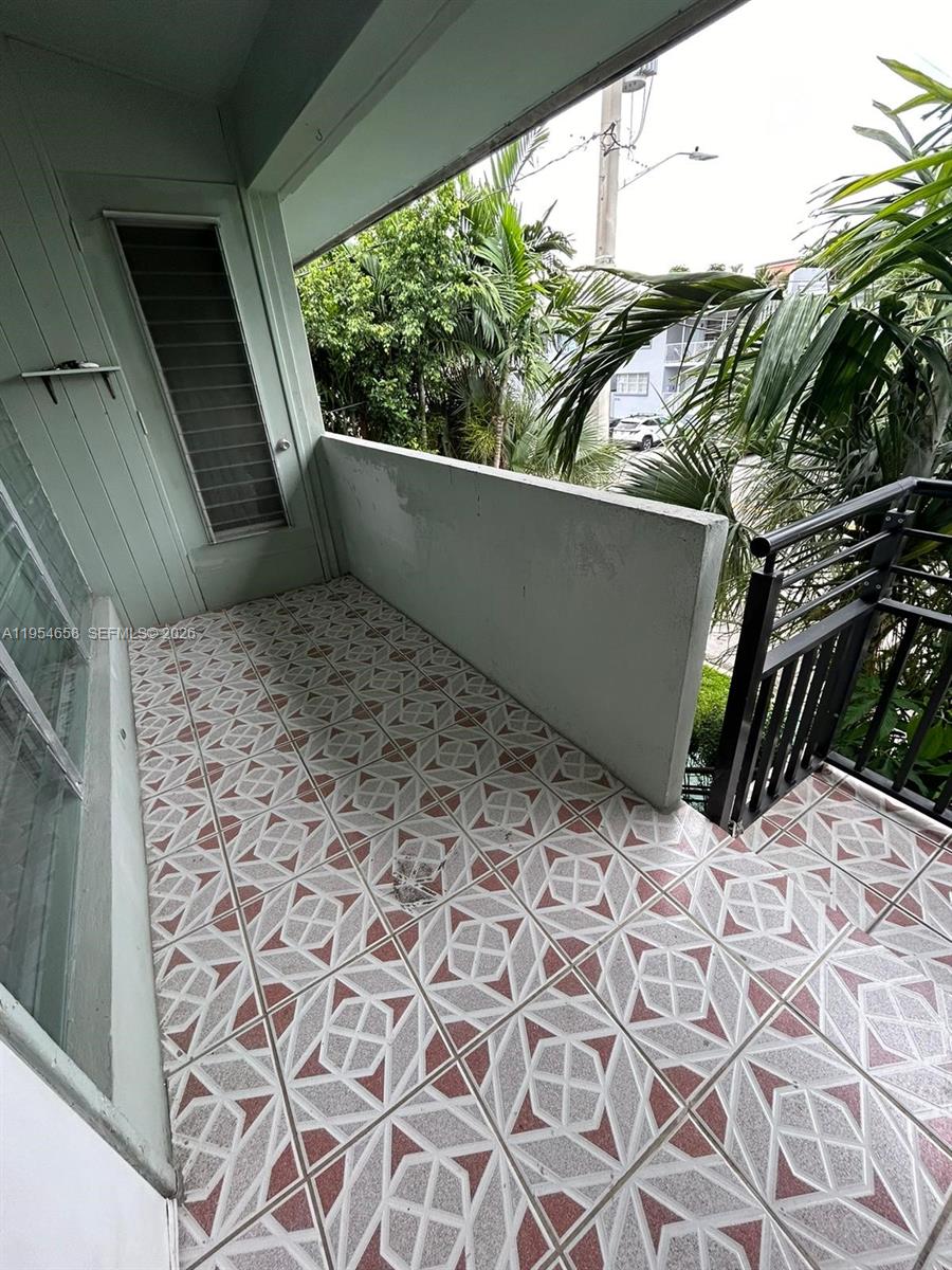 1080 98th St #10 Bay Harbor Islands, FL 33154