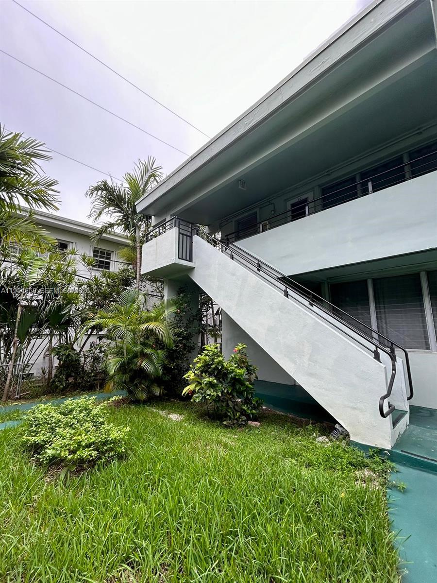 1080 98th St #10 Bay Harbor Islands, FL 33154