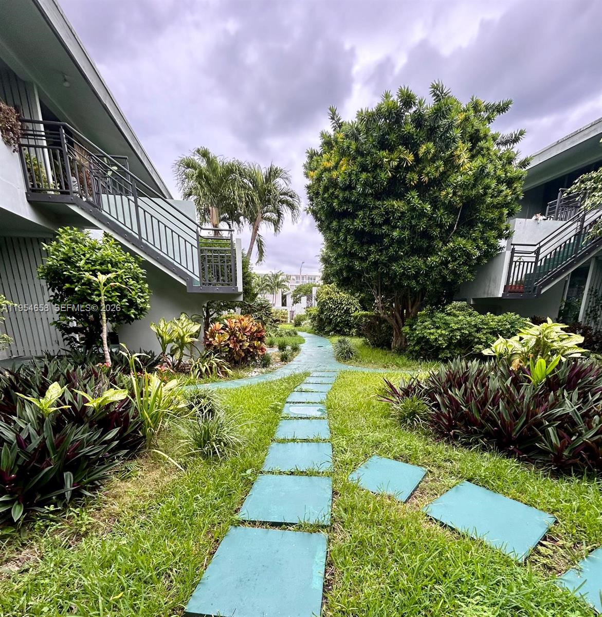 1080 98th St #10 Bay Harbor Islands, FL 33154