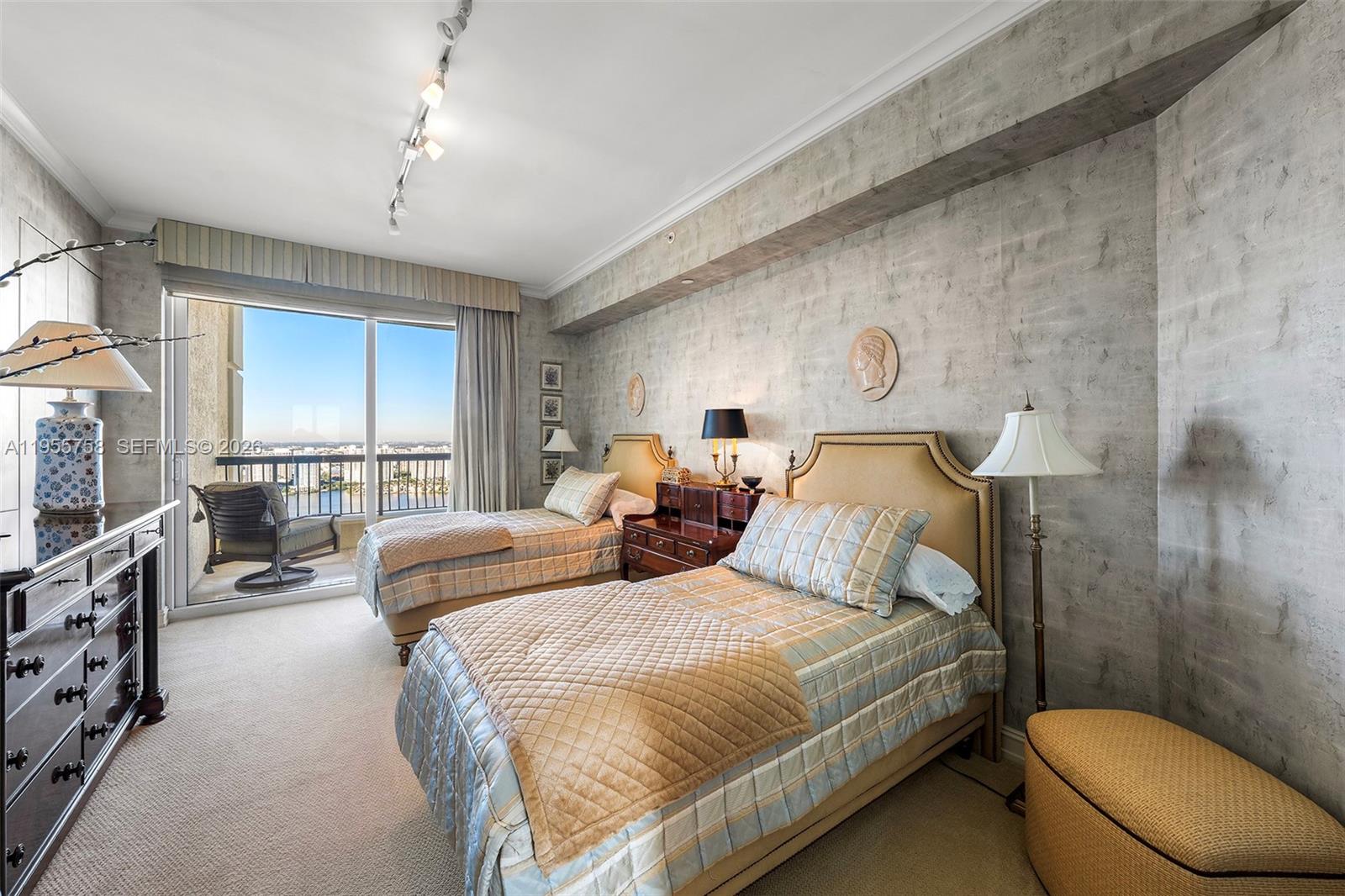 image Acqualina Residences32