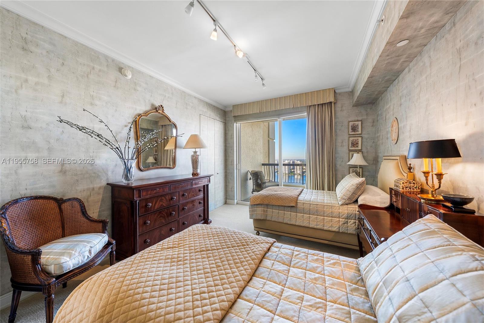 image Acqualina Residences33