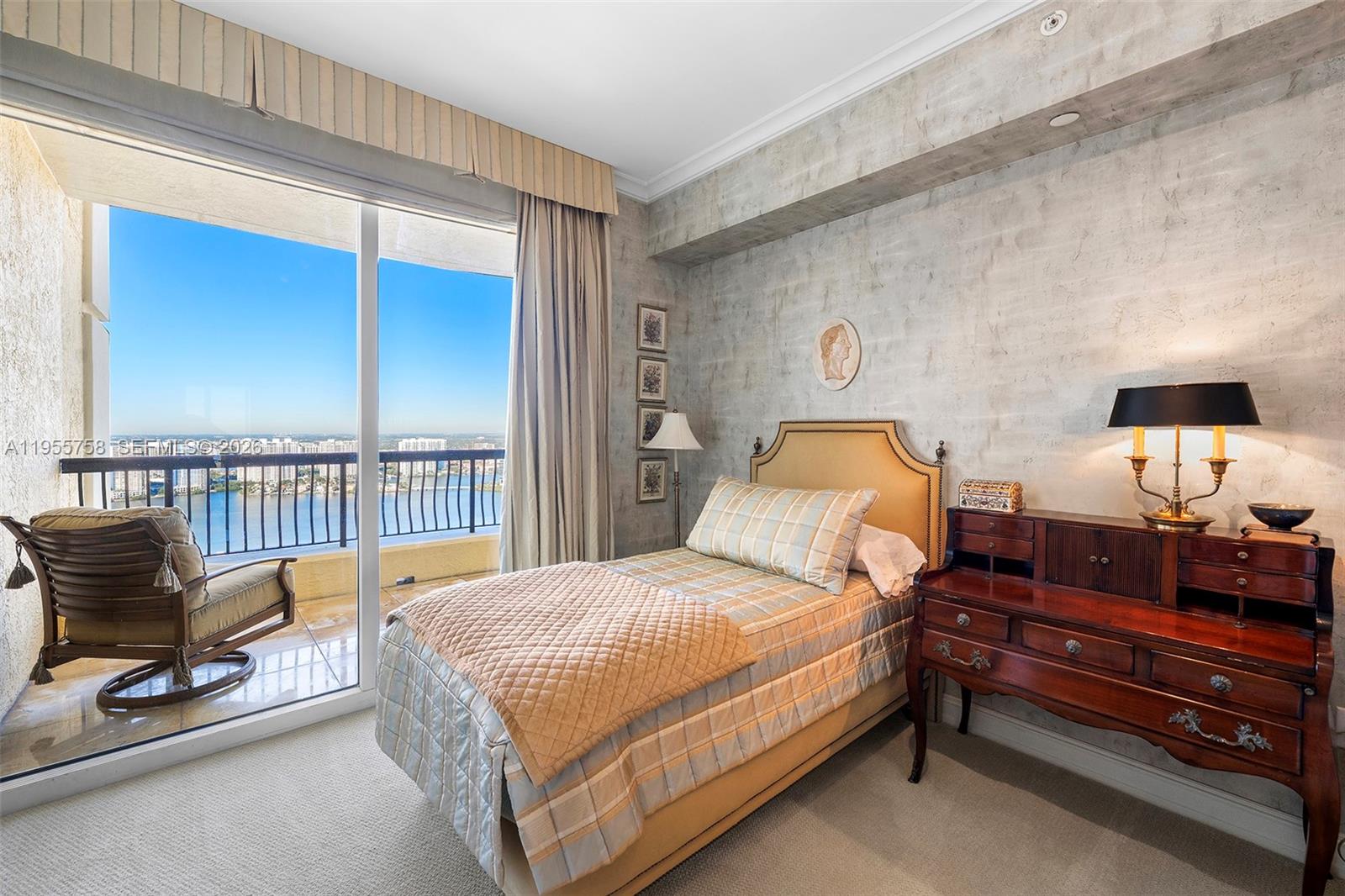 image Acqualina Residences34