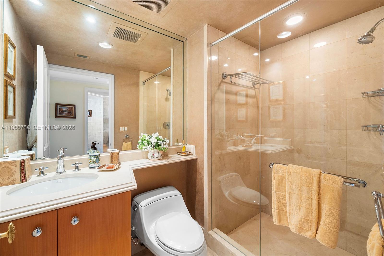 image Acqualina Residences36