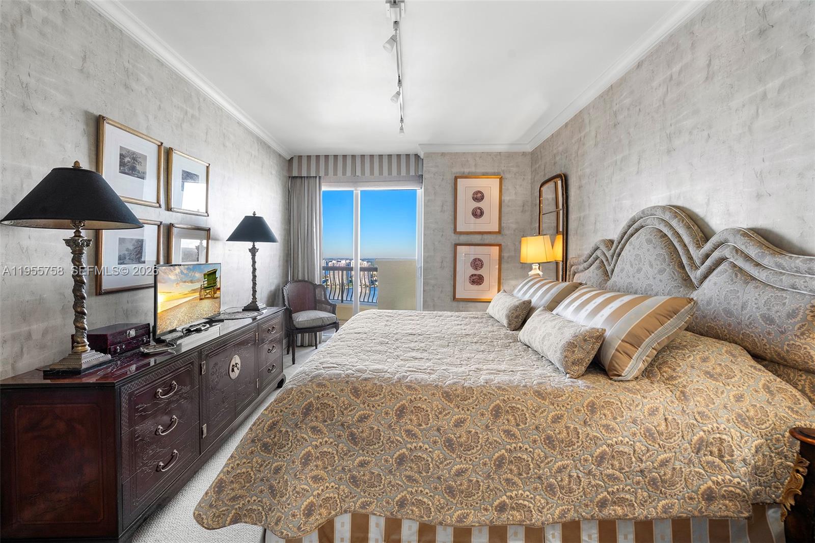 image Acqualina Residences39
