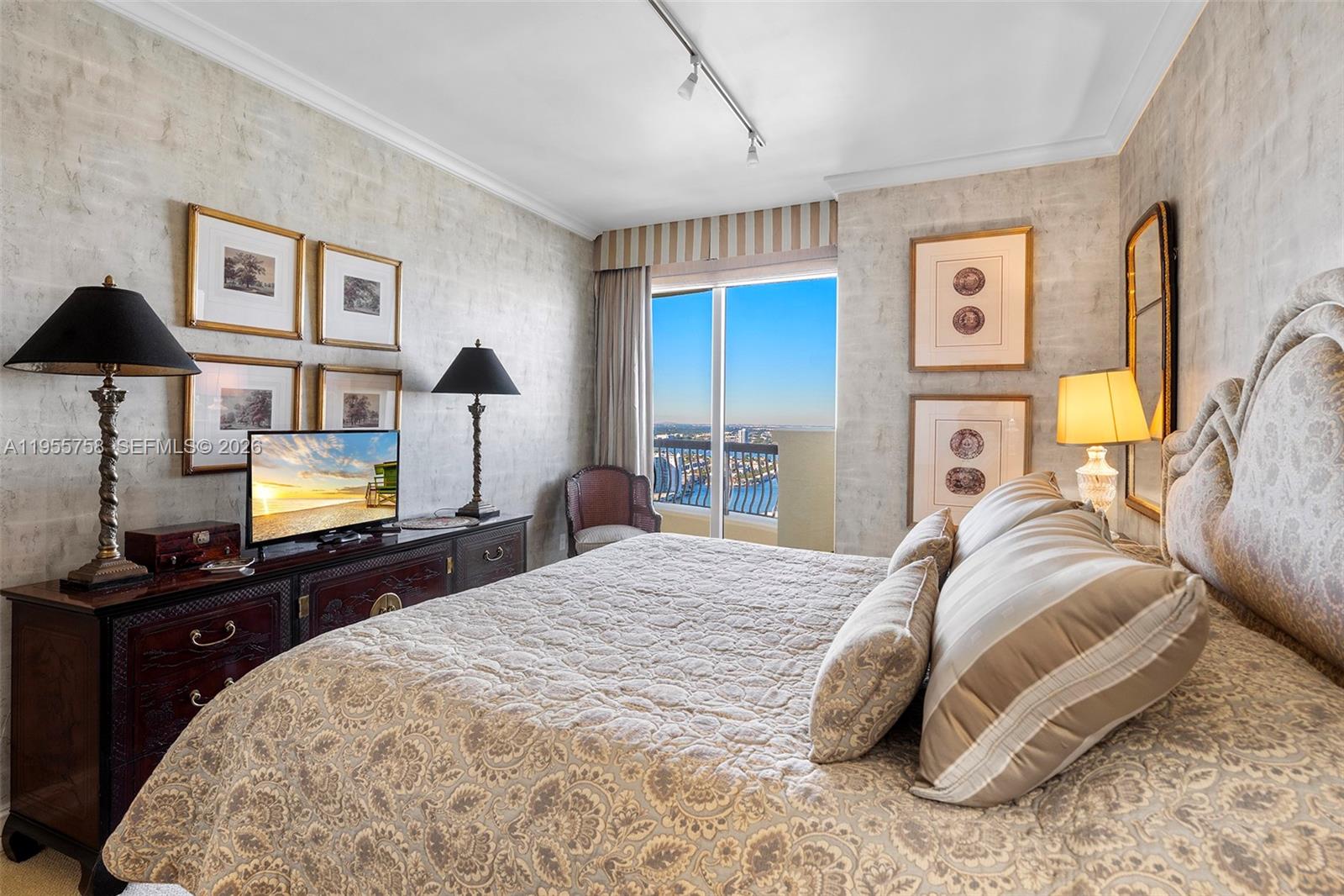 image Acqualina Residences40