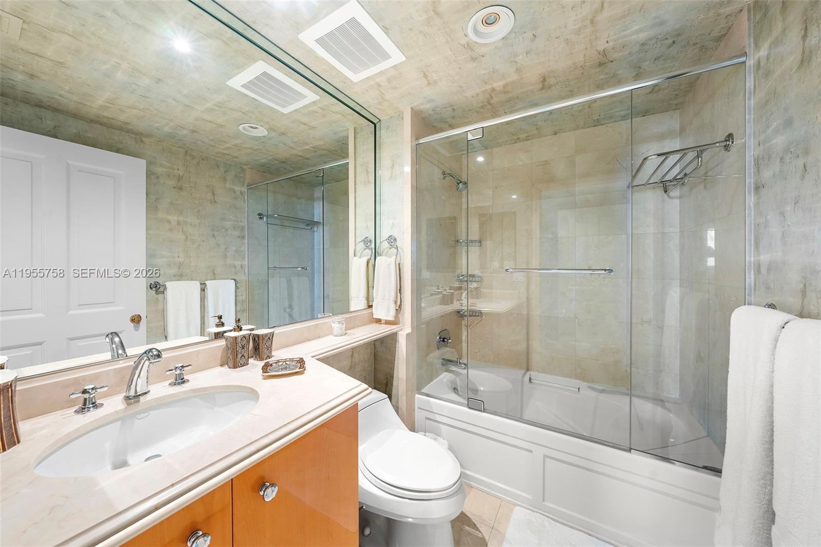 image Acqualina Residences41