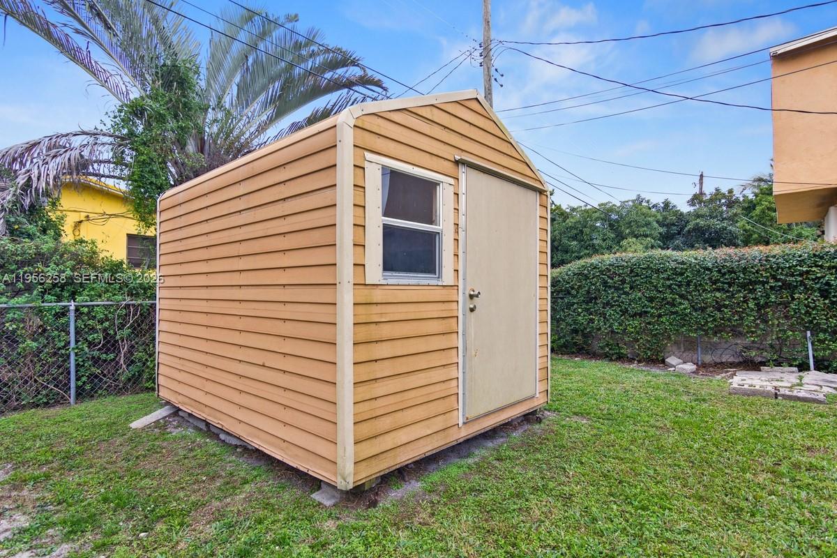 830 NW 74th St Miami, FL 33150