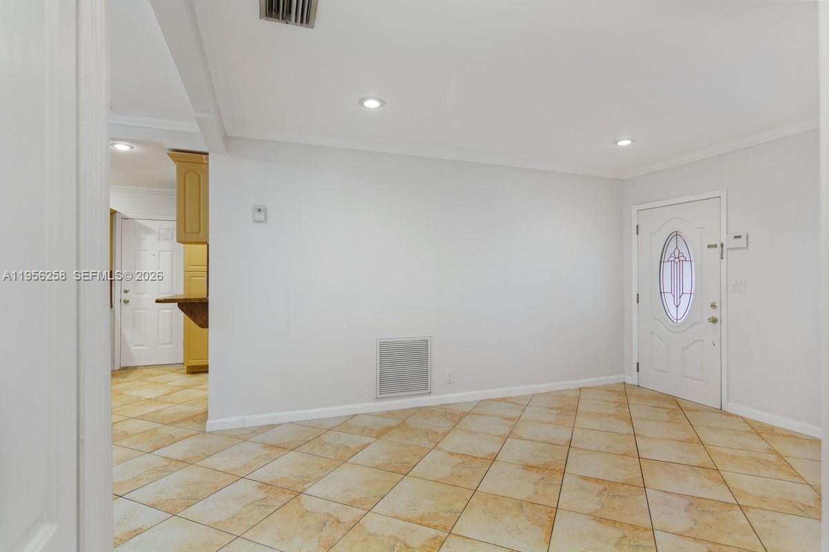 830 NW 74th St Miami, FL 33150