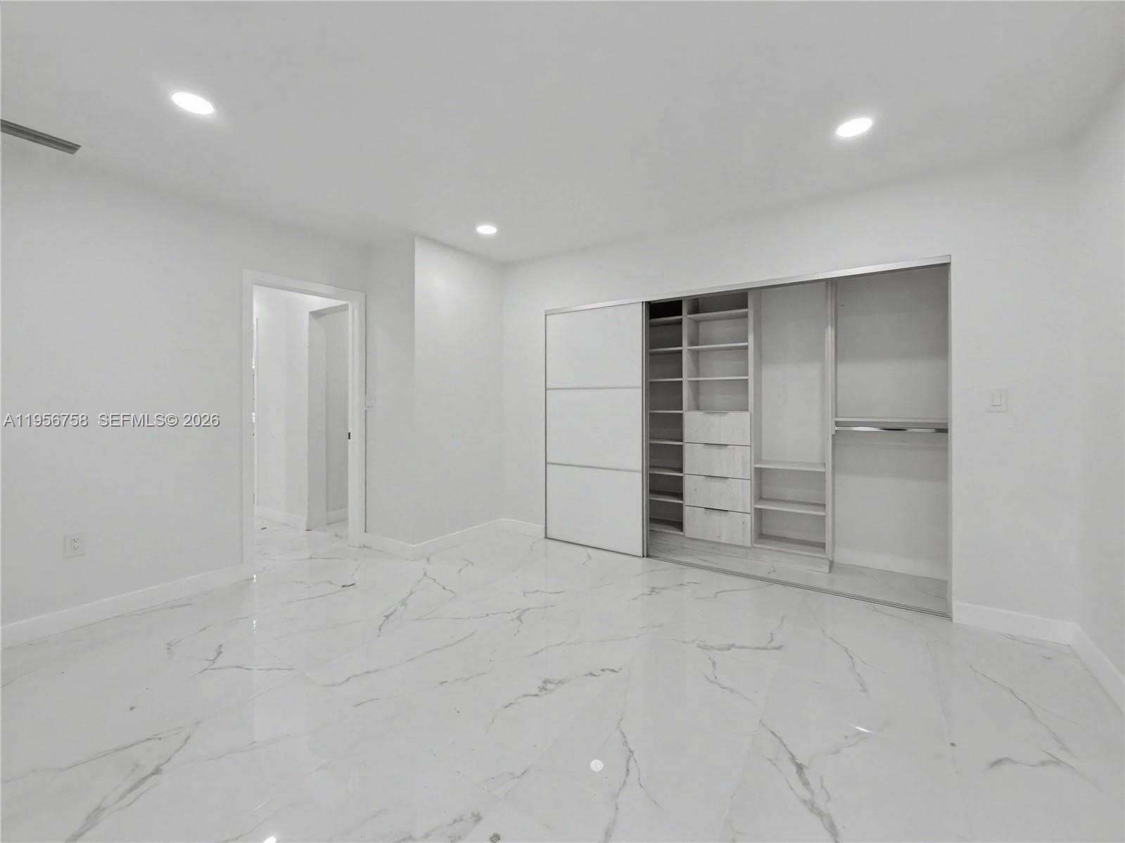 2490 SW 17th St Miami, FL 33145