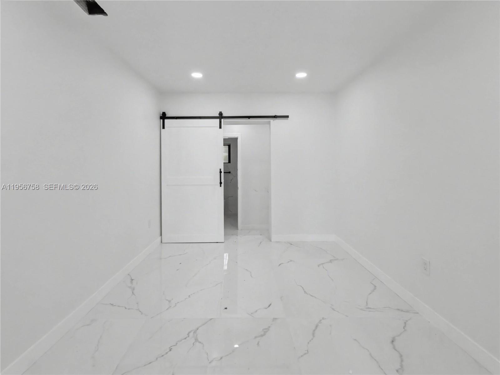 2490 SW 17th St Miami, FL 33145