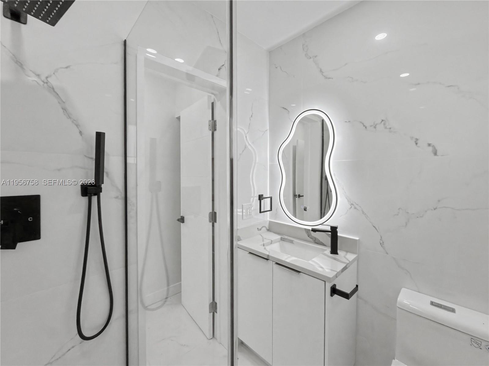 2490 SW 17th St Miami, FL 33145