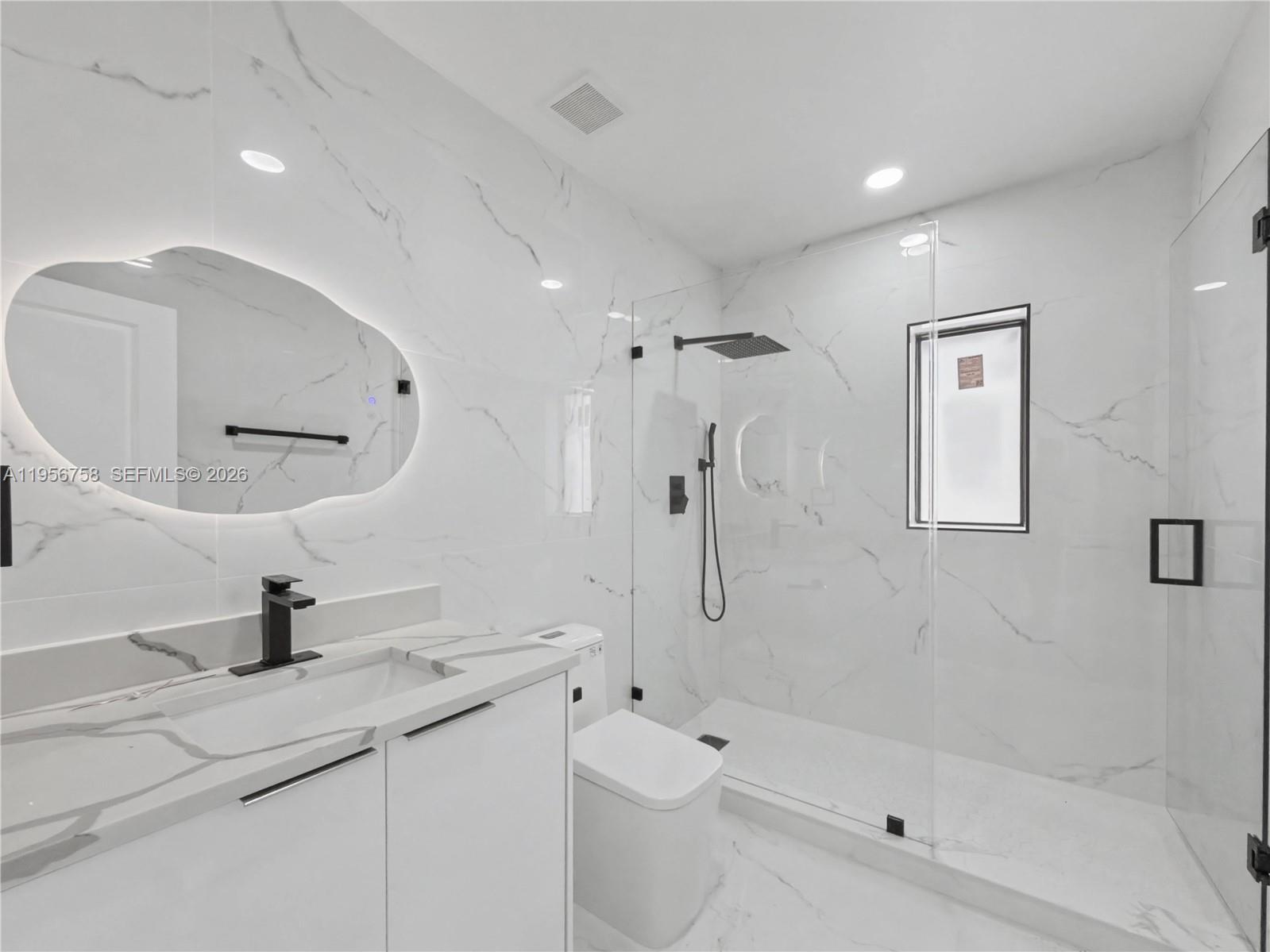 2490 SW 17th St Miami, FL 33145