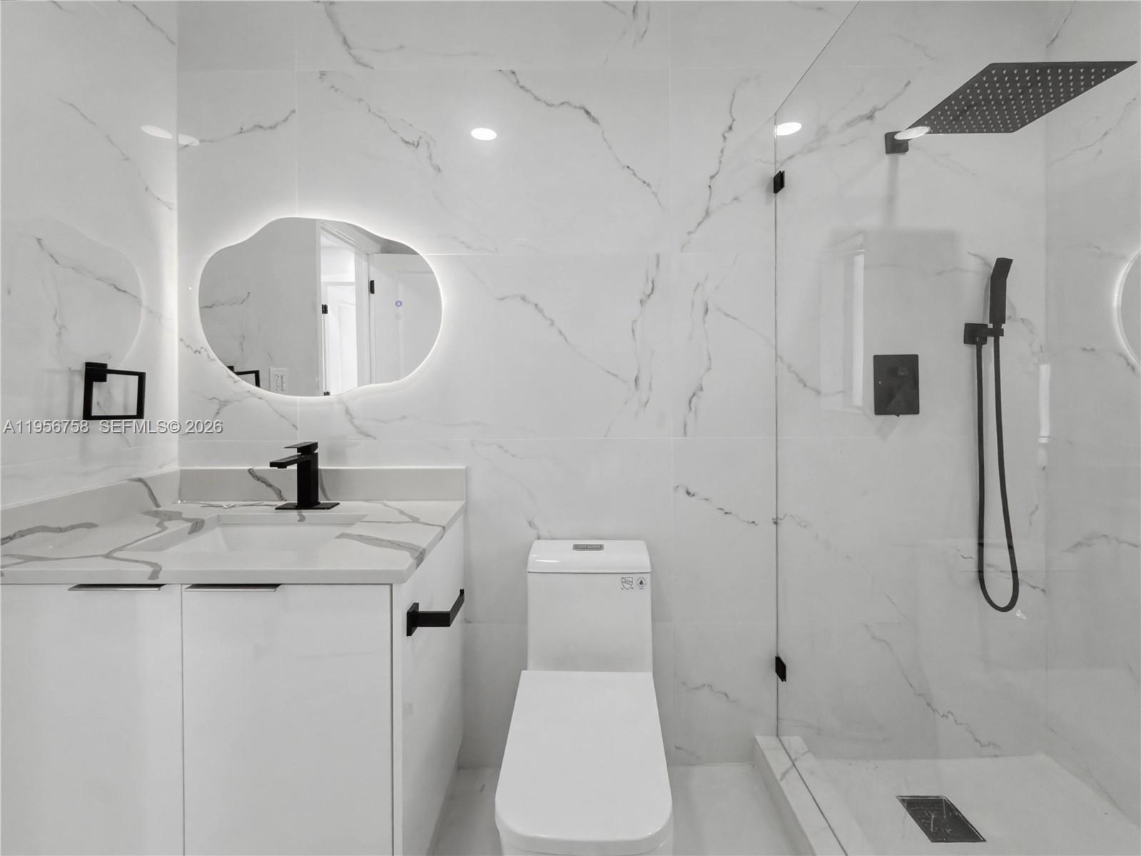 2490 SW 17th St Miami, FL 33145