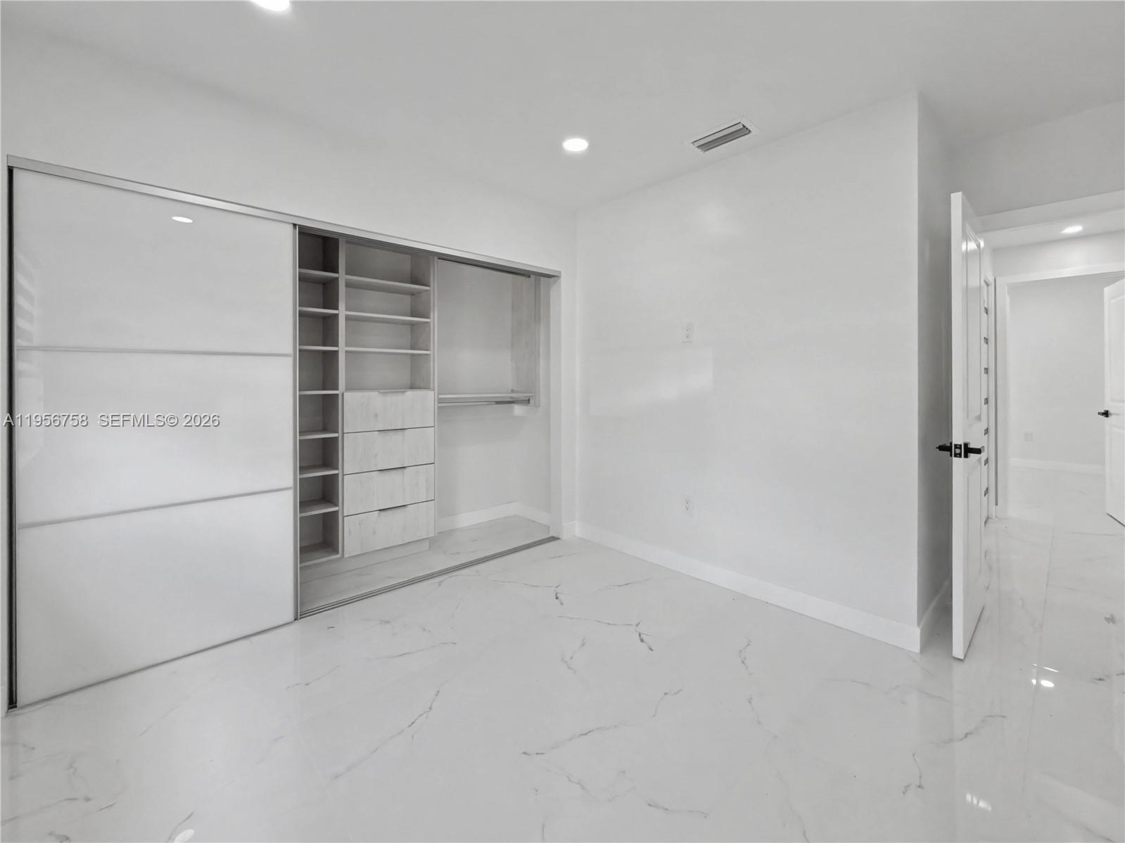 2490 SW 17th St Miami, FL 33145