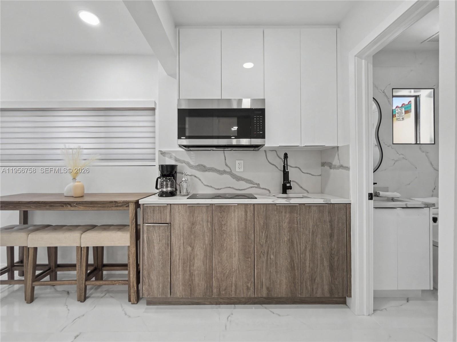 2490 SW 17th St Miami, FL 33145