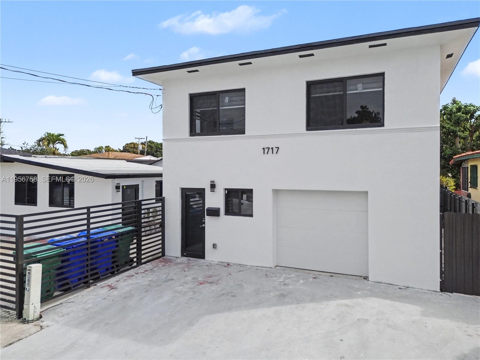 2490 SW 17th St Miami, FL 33145