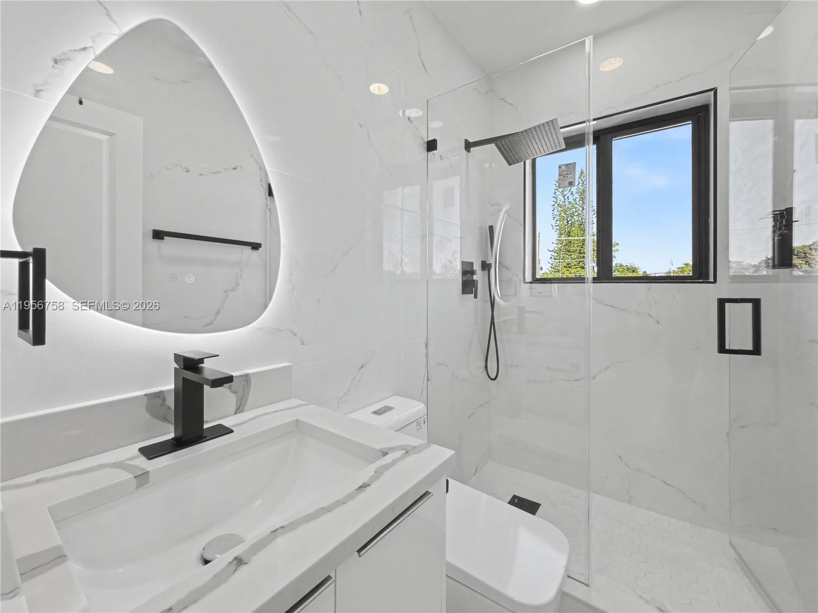 2490 SW 17th St Miami, FL 33145