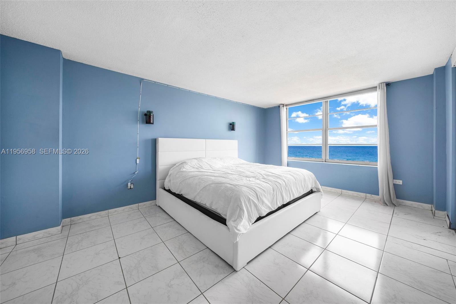5555 Collins Ave #6E Miami Beach, FL 33140