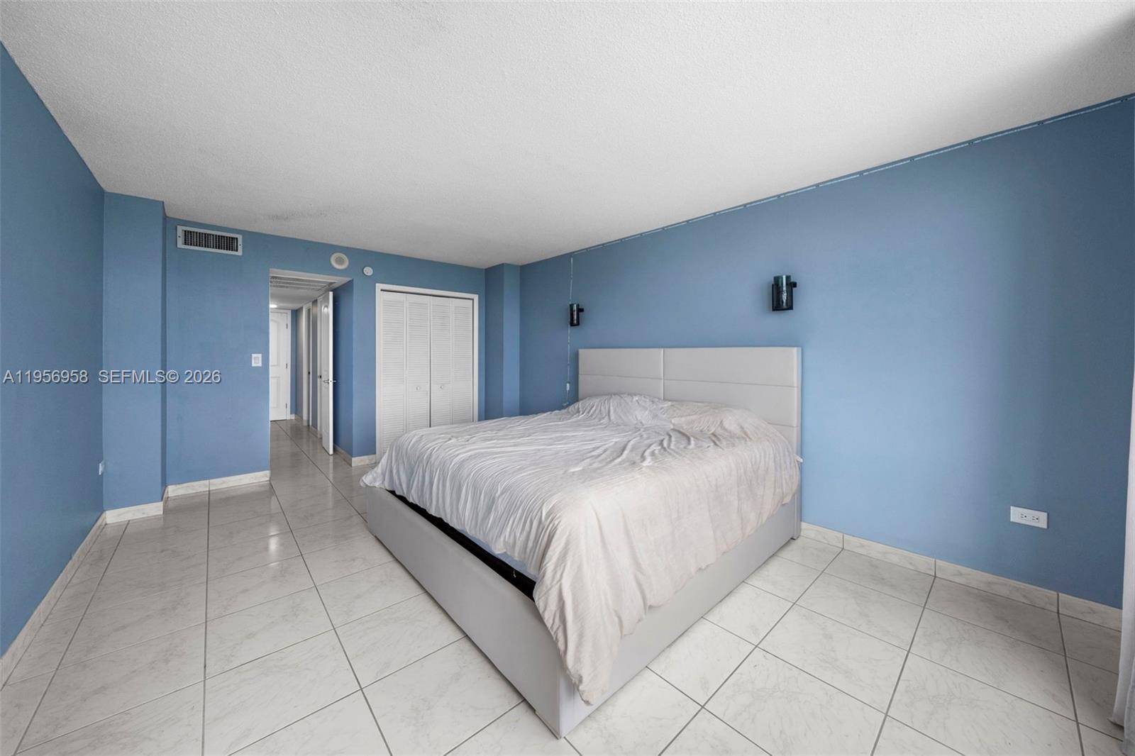 5555 Collins Ave #6E Miami Beach, FL 33140