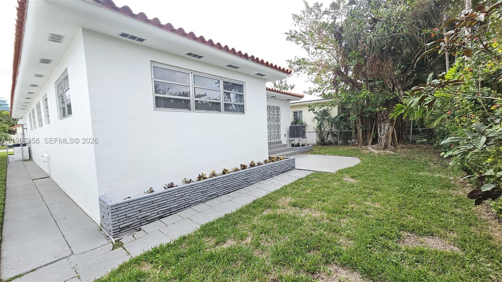 9348/9356 Byron Ave Surfside, FL 33154