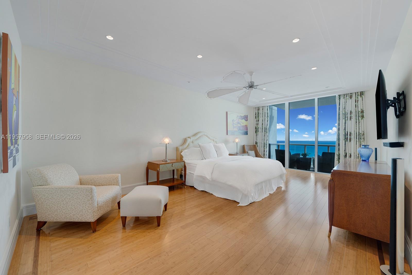 image Continuum South Beach South Tower11