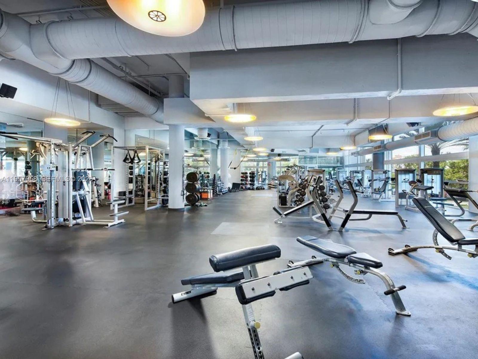 image Continuum South Beach South Tower24