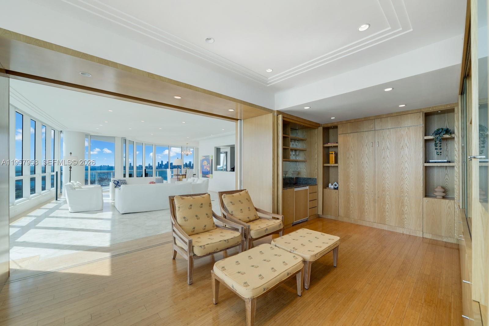 image Continuum South Beach South Tower8